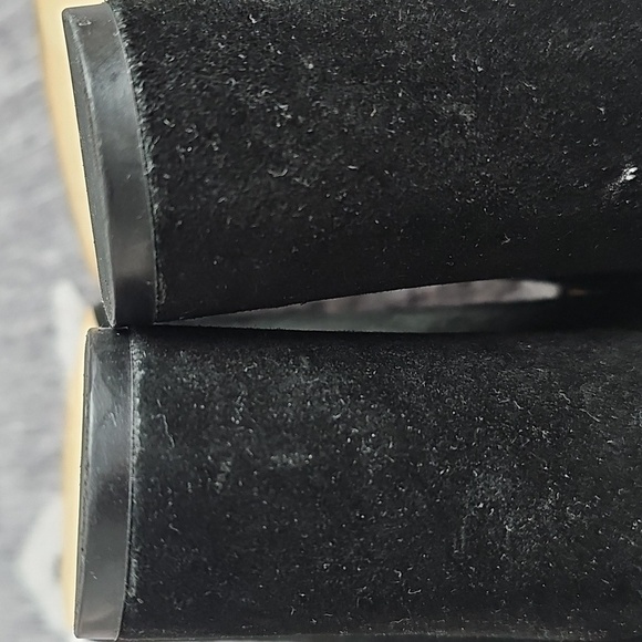 Marc Fisher Suede Heels - Picture 6 of 9